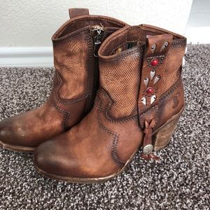 👢👢Beautiful handcrafted Felmini boots👢👢